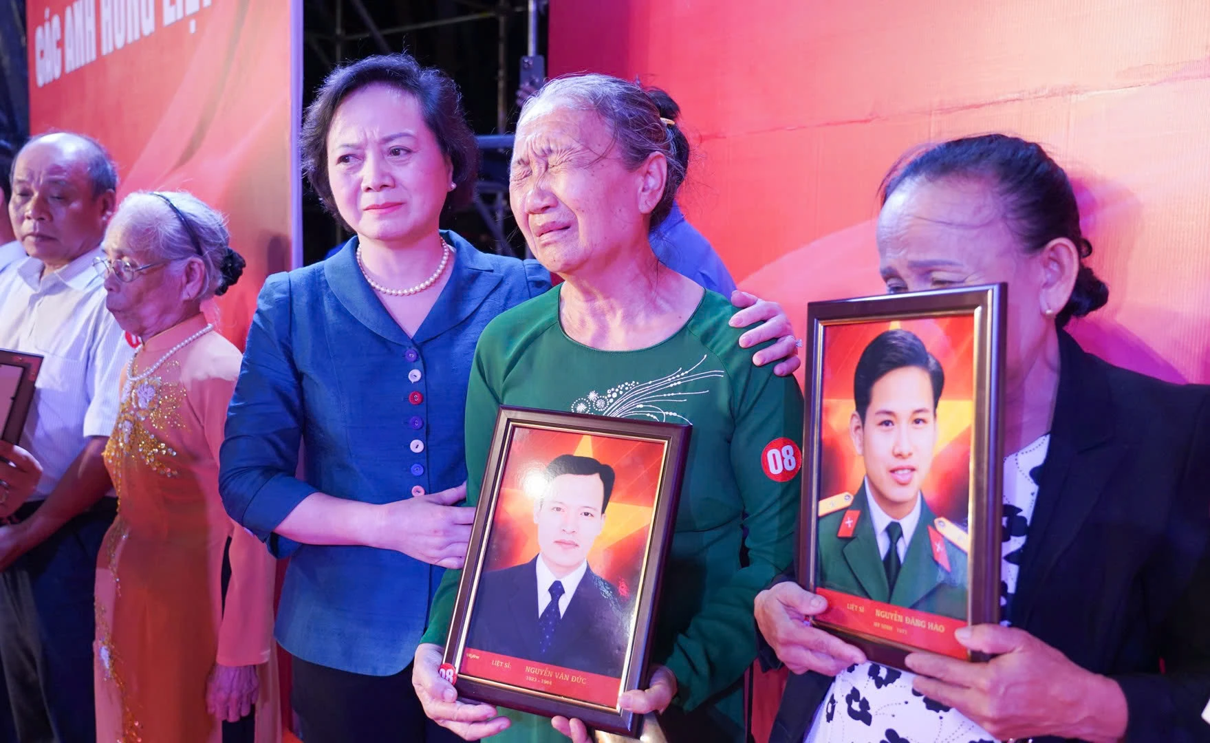 Thủ tướng Chính phủ Phạm Minh Chính tham dự lễ thắp nến tri ân các anh hùng liệt sĩ
