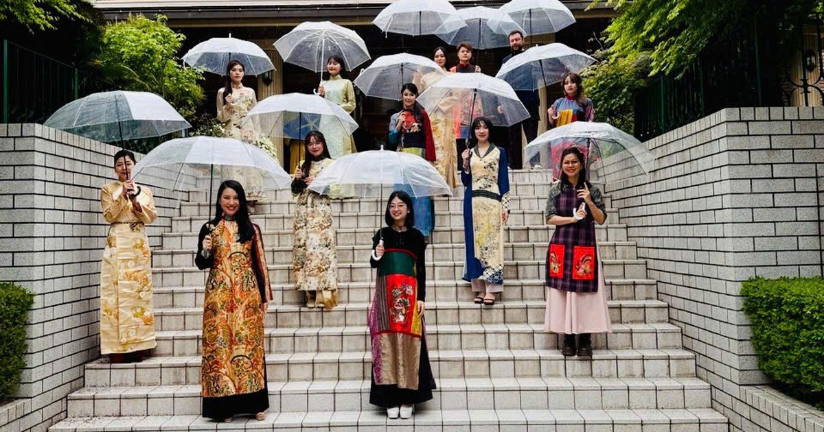 Giữ văn hóa truyền thống trong tà áo dài hiện đại