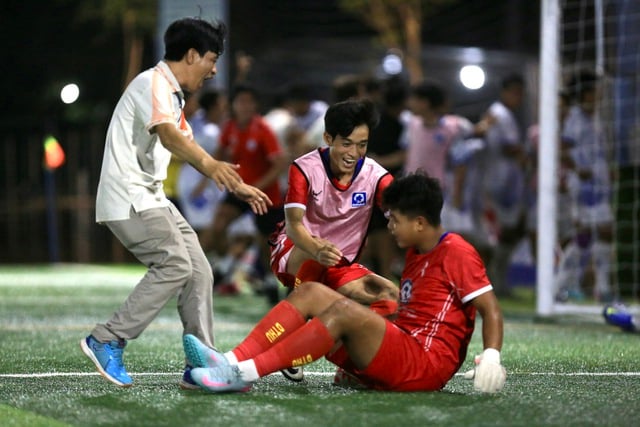 Chung kết ‘trong mơ' bóng đá sinh viên Cúp Trường Đại học Đồng Tháp- Ảnh 5.