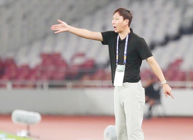 HLV Kim Sang-sik khẳng định tài năng- Ảnh 1.