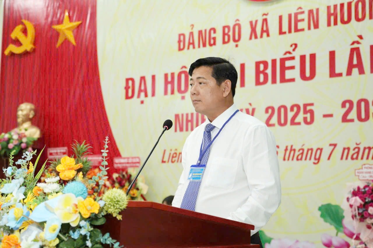 Genosse Tieu Hong Phuc, Mitglied des Ständigen Parteiausschusses der Provinz und stellvertretender Vorsitzender des Volksrats der Provinz, hielt eine Rede zur Leitung des Kongresses.