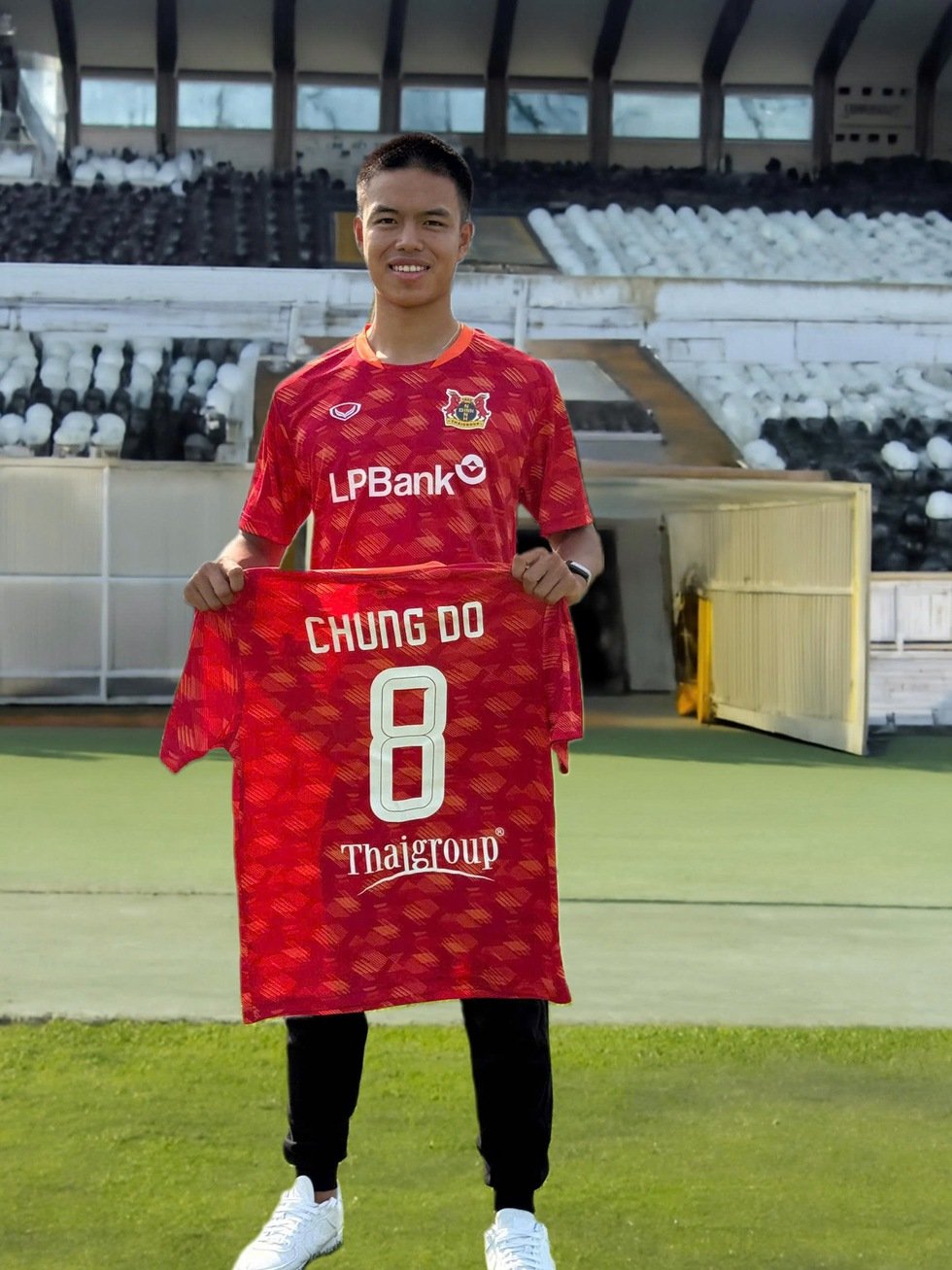 Sao trẻ Đỗ Nguyễn Thành Chung chính thức khoác áo Ninh Bình: Slavia Sofia hoàn tất chuyển nhượng - Ảnh 1.