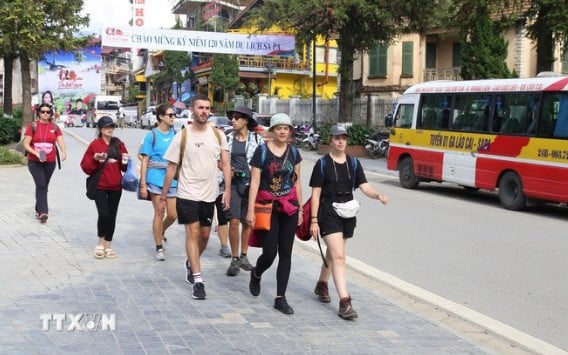 Vietnam simplifies visa procedures to boost tourism development