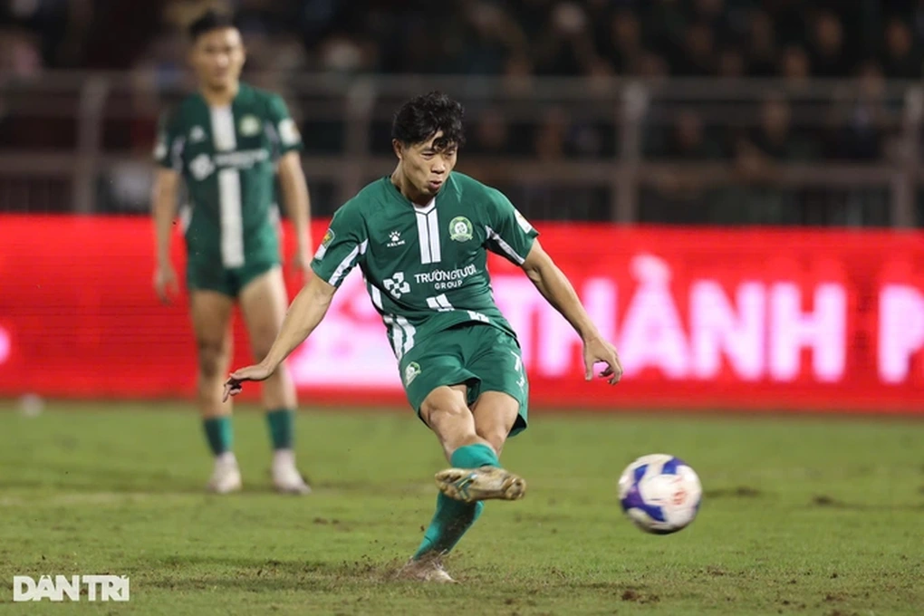 CLB Quảng Nam không bỏ giải, đội của Công Phượng hụt vé dự V-League - 1
