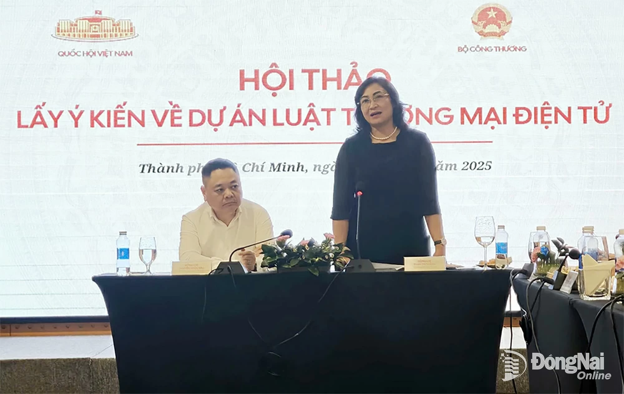 Thứ trưởng Bộ Công Thương Phan Thị Thắng phát biểu tại hội thảo. Ảnh: CTV