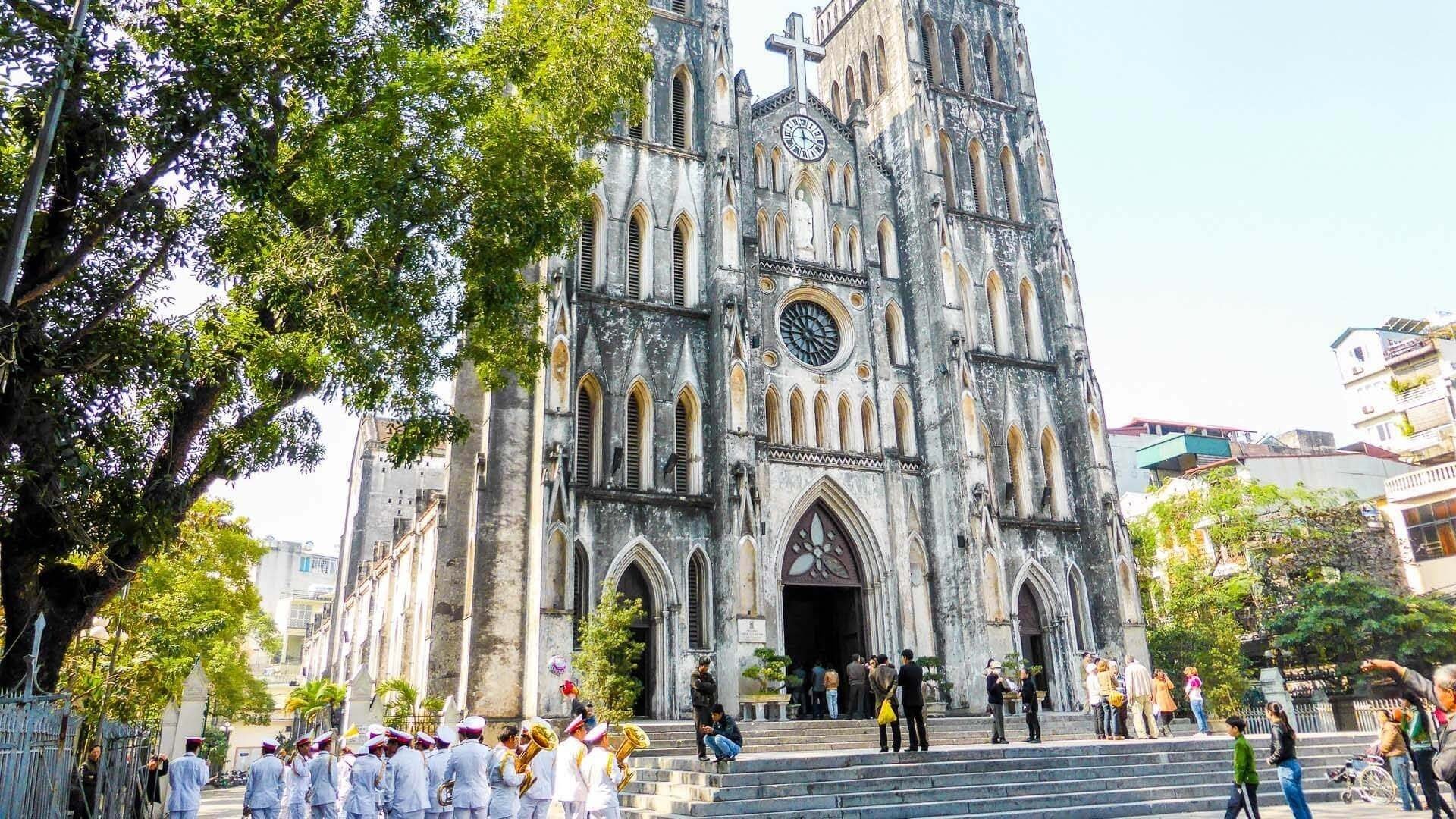Lang thang thủ đô với lịch trình du lịch Hà Nội 1 ngày
