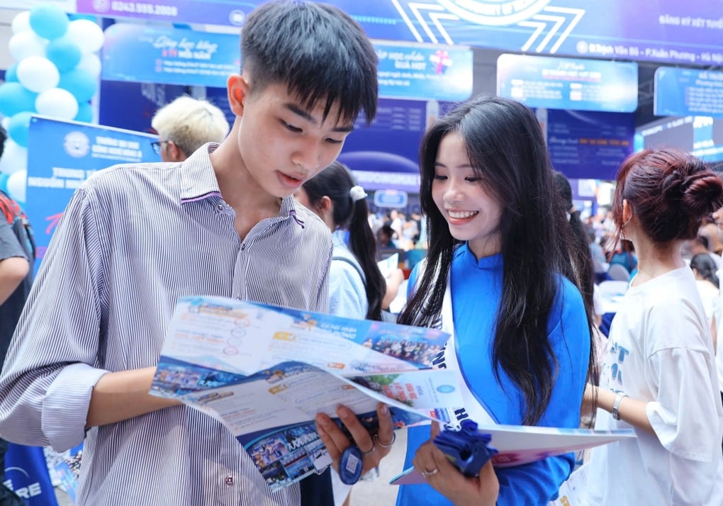 Trung bình mỗi thí sinh chọn khoảng 9 nguyện vọng xét tuyển ĐH, CĐ - 2