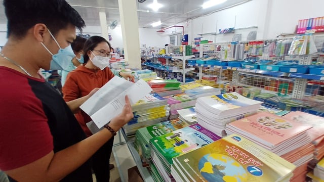 Sửa sách giáo khoa sau sáp nhập tỉnh ra sao?- Ảnh 1.