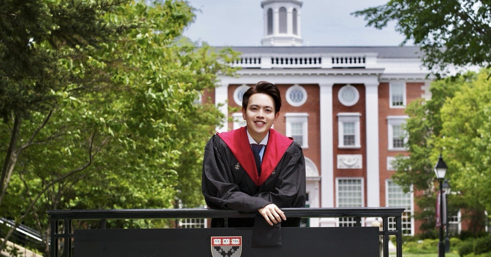 Bỏ giấc mơ làm nghệ sĩ, chàng trai Ngoại thương trở thành thạc sĩ Harvard
