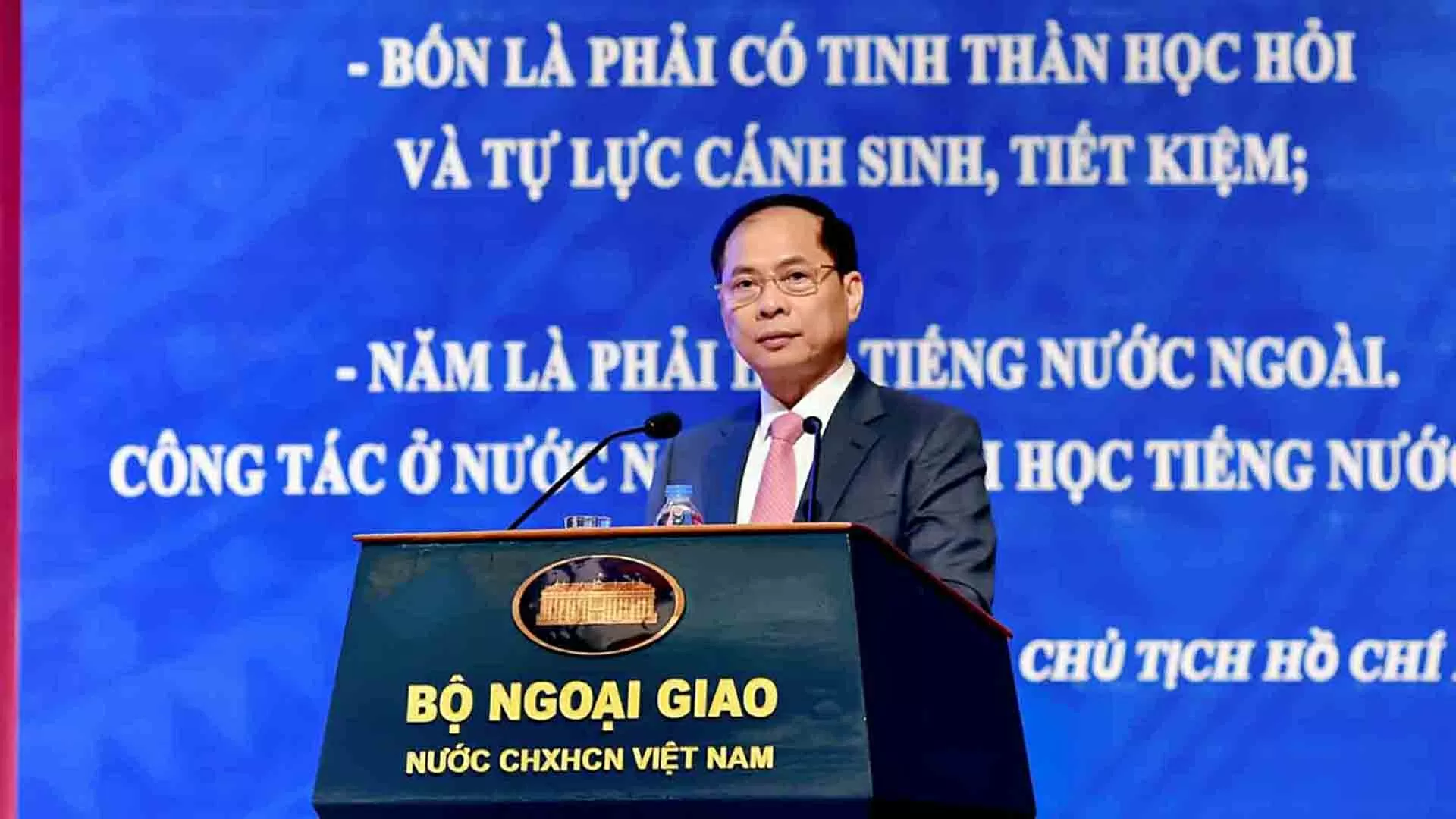 Viết tiếp chặng đường 80 năm vẻ vang của ngành Ngoại giao Việt Nam, đưa đất nước vào kỷ nguyên mới
