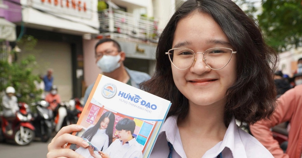 Recruiting 2,340 additional 10th grade students in public schools in Ho Chi Minh City, including top schools