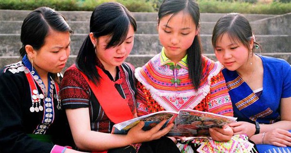 Học sinh dân tộc thiểu số được tiếp xúc nhiều hơn với công nghệ và AI trước khi vào đại học