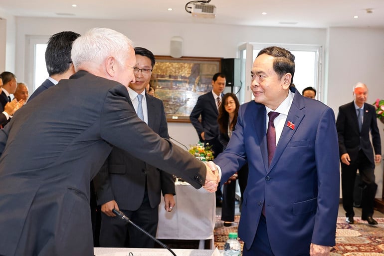 vna-potal-chu-tich-quoc-hoi-tran-thanh-man-du-khai-mac-toa-dam-xay-dung-va-van-hanh-trung-tam-tai-chinh-quoc-te-va-khuyen-nghi-cho-viet-nam-8176487.jpg