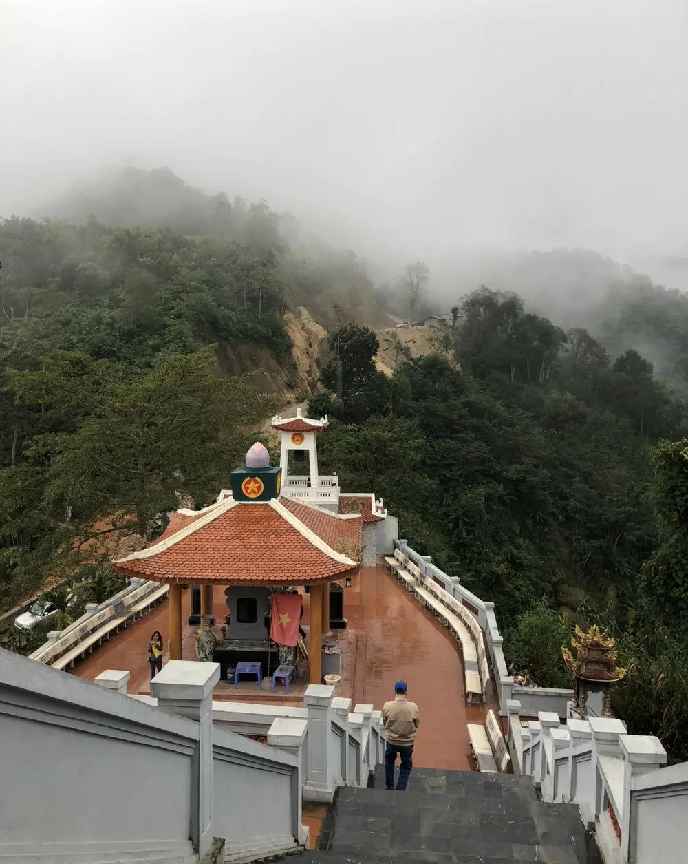 Đài tưởng niệm 468.jpg