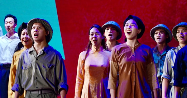 Kể chuyện cách mạng qua "lăng kính" mới