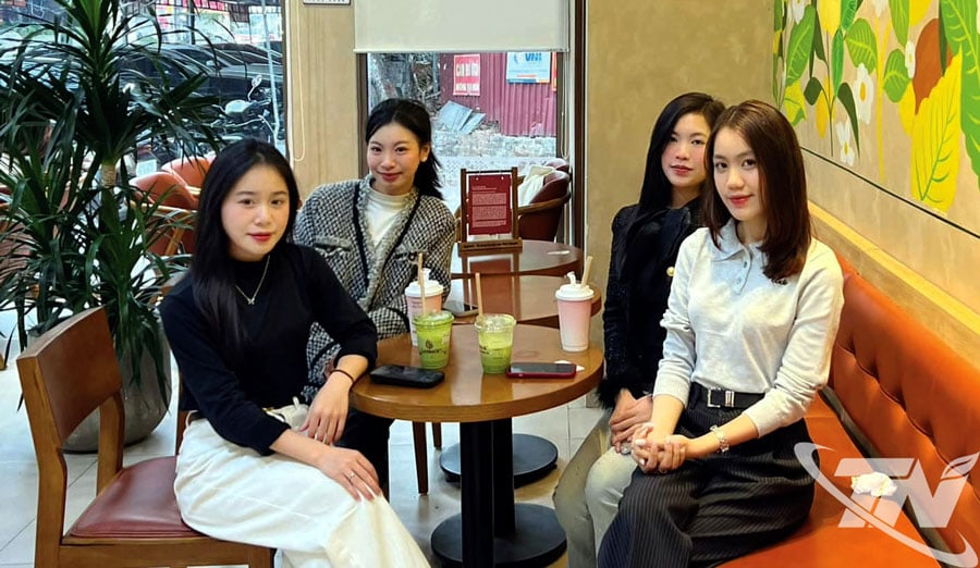 このティーショップは、「Layback - タイグエンの特産茶の産地から、多くの若者が楽しむ」というスローガンを誇りに掲げています。