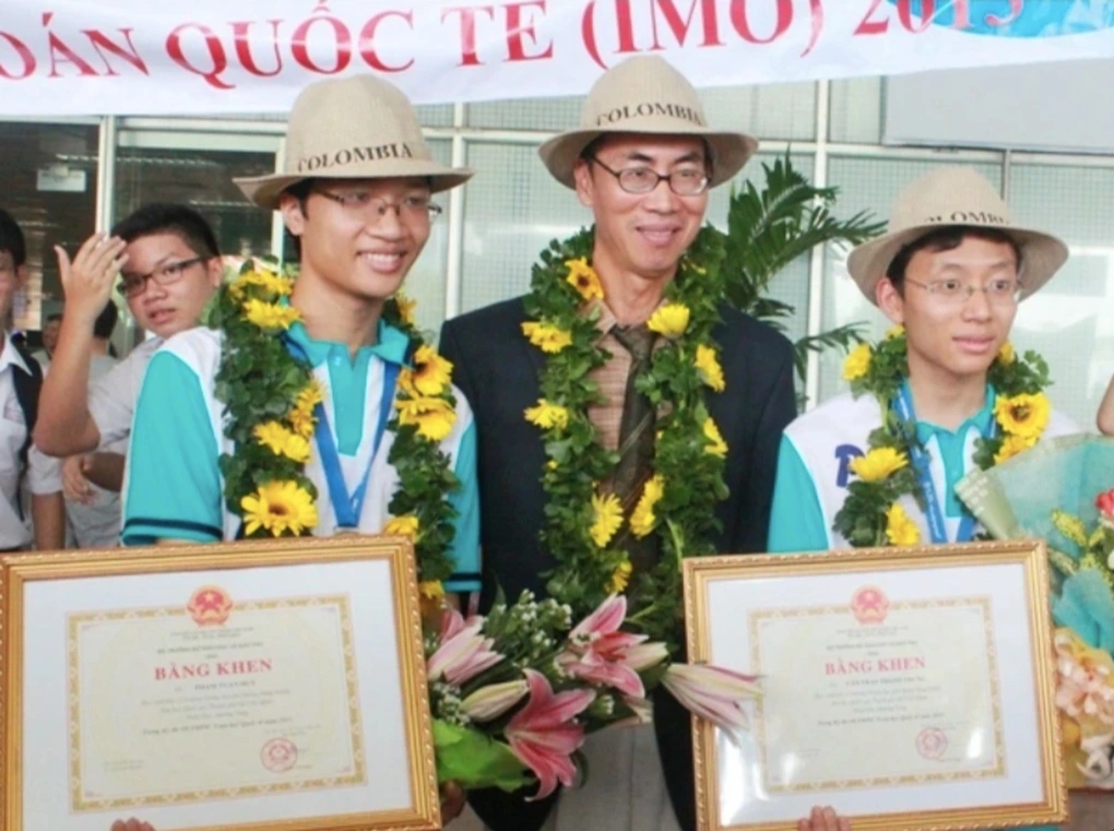 Cậu bé vàng toán học Việt Nam nghỉ hưu - 1