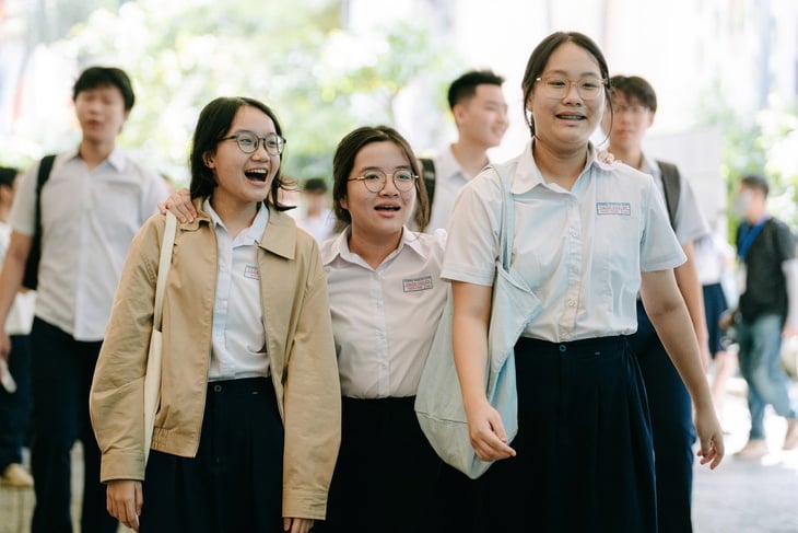 lớp 10 - Ảnh 1.