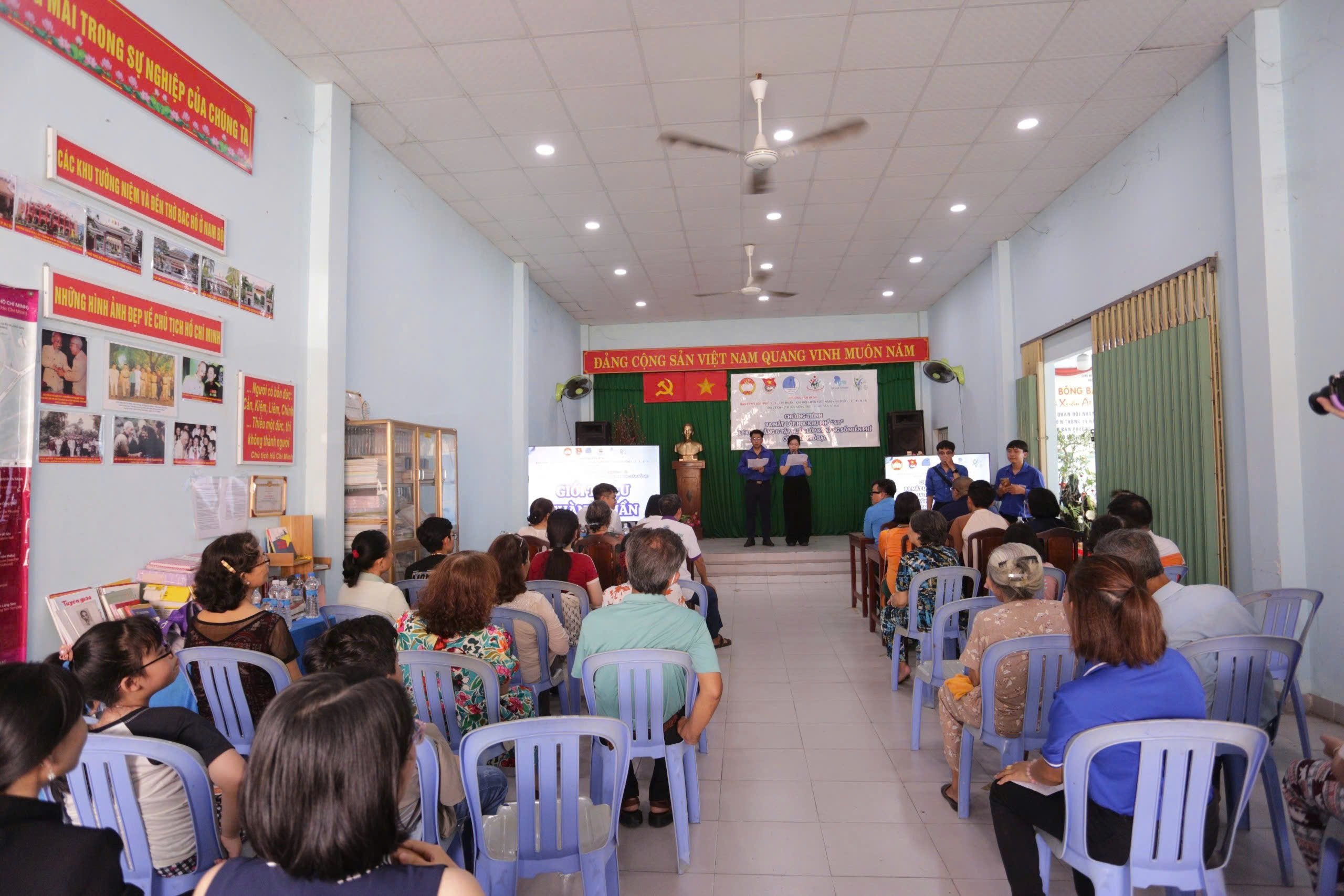 Lớp học “Công dân số bạc” độc đáo: U80 tự tin lướt mạng, thoát bẫy lừa đảo - 9