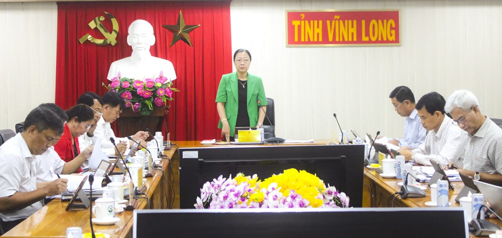 Bà Nguyễn Thị Quyên Thanh- Tỉnh ủy viên, Phó Chủ tịch UBND tỉnh chủ trì cuộc họp về công tác chuẩn bị tổ chức hoạt động kỷ niệm các ngày lễ lớn, sáng 28/7.