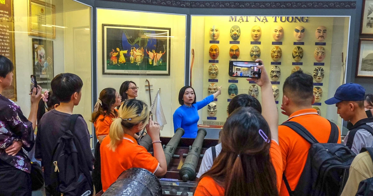 E-magazine បទពិសោធន៍សិល្បៈនៃ hát bội នៅសារមន្ទីរ៖ នៅពេលដែលបេតិកភណ្ឌ "ប៉ះ" យុវជនជំនាន់ក្រោយ