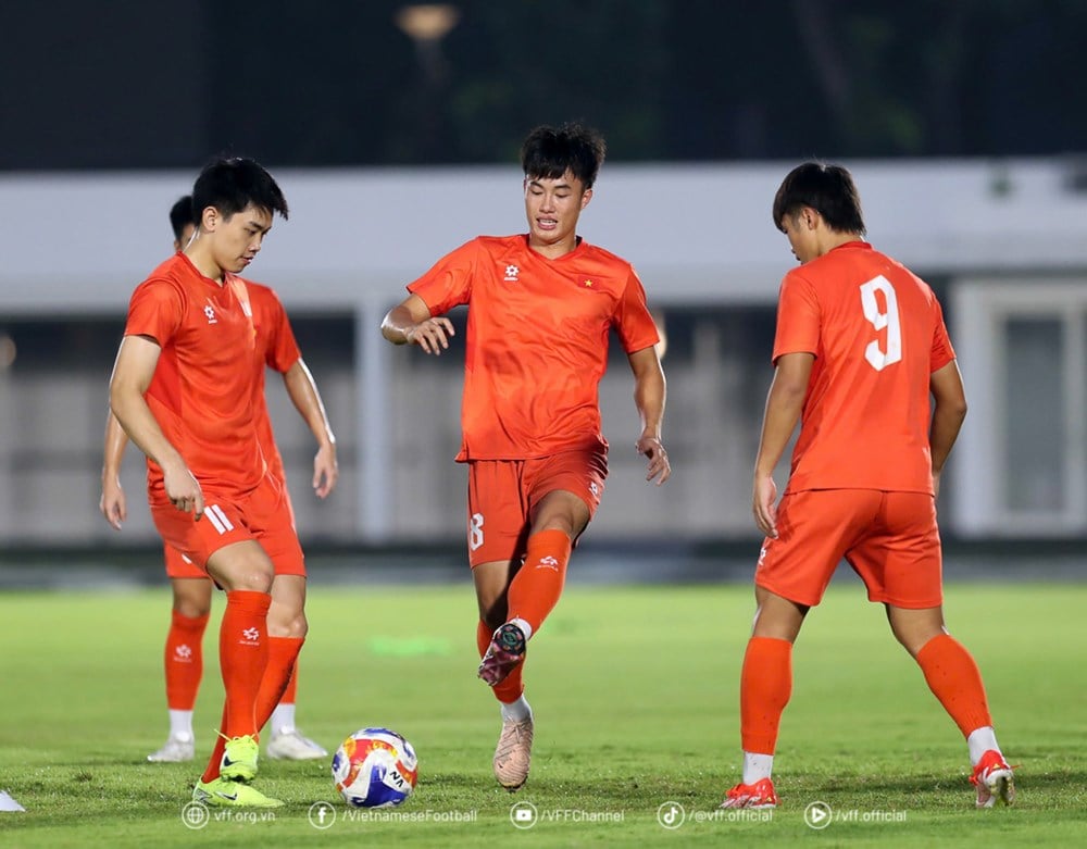 U23 វៀតណាម​ត្រៀម​ខ្លួន​យ៉ាង​សកម្ម​សម្រាប់​ការ​ប្រកួត​ចុង​ក្រោយ​នៃ​ការ​ប្រកួត​អាស៊ី​អាគ្នេយ៍ - រូបថត ២