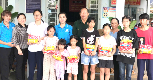 "ជួយកុមារទៅសាលារៀន" សម្រាប់សិស្សក្រីក្រដែលជម្នះការលំបាកក្នុងការសិក្សាបានល្អ