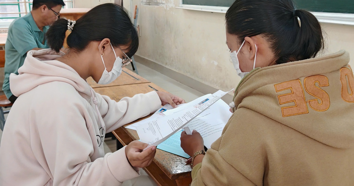 Additional recruitment for grade 10 in Ho Chi Minh City: 37 public schools consider the standard score of the first choice