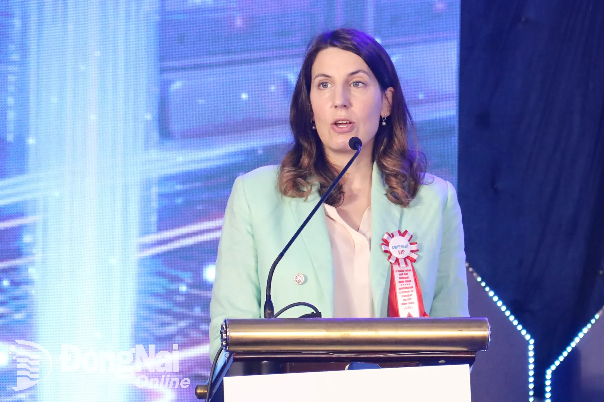 លោកស្រី Anne Benjaminson អគ្គកុងស៊ុលស្តីទីសហរដ្ឋអាមេរិកប្រចាំនៅទីក្រុងហូជីមិញបានថ្លែងនៅក្នុងពិធីនេះ។ រូបថត៖ វឿង ធី