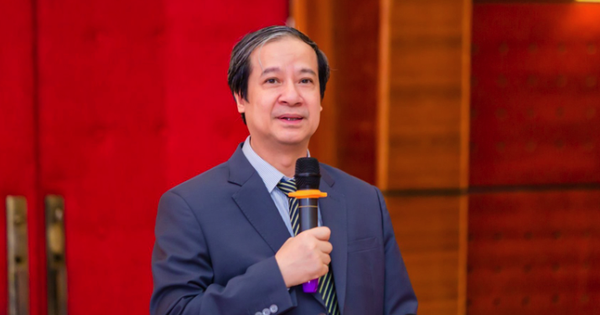 Bộ trưởng Giáo dục và Đào tạo phản hồi ý kiến cả nước dùng 1 bộ sách giáo khoa