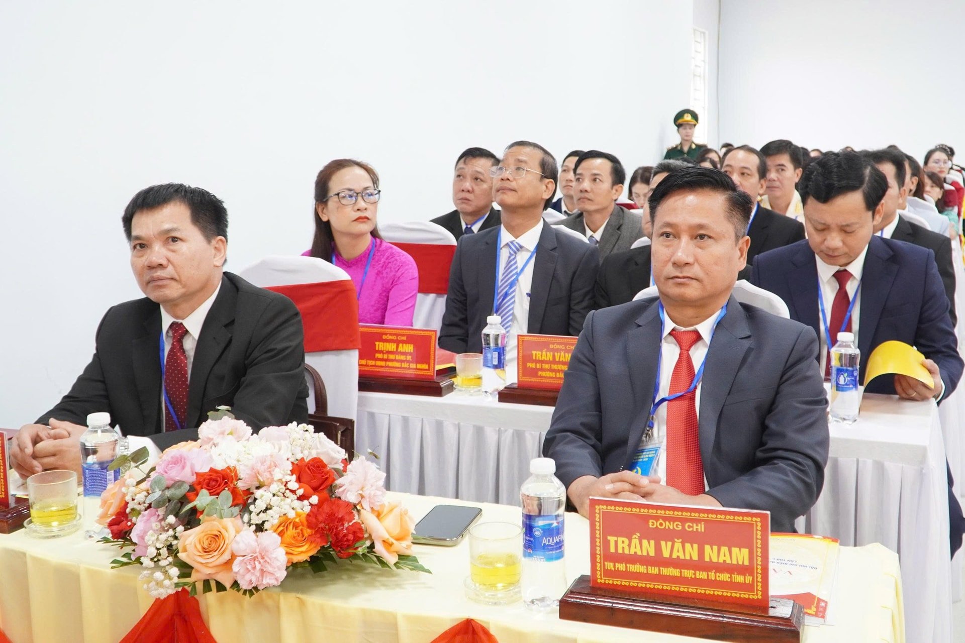 Comrades Duong Khac Mai, Provincial Party Committee member, Deputy Head of the Provincial National Assembly Delegation; Tran Van Nam, Provincial Party Committee member, Deputy Head of the Standing Committee of the Provincial Party Committee's Organization Board attended.