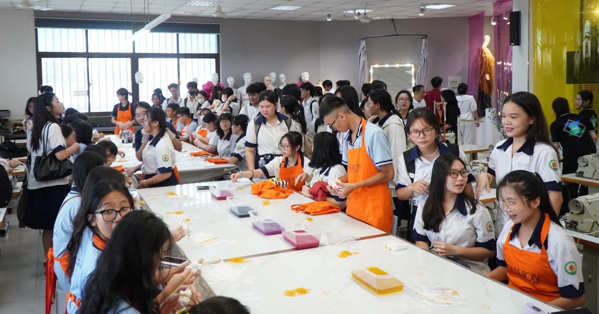 Đào tạo nhân lực cho kỷ nguyên mới: Phát triển toàn diện theo cá nhân và thực dụng hóa GD