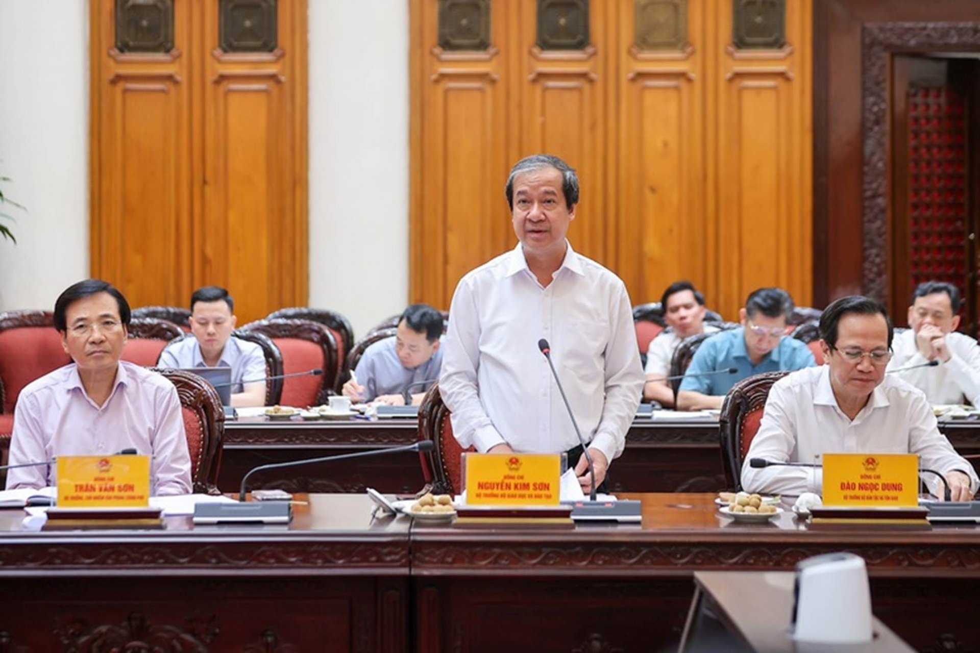 Bộ trưởng Nguyễn Kim Sơn đã đưa ra các kiến nghị cụ thể nhằm đảm bảo tiến độ và tính khả thi của kế hoạch xây dựng 100 trường vùng biên giới - Ảnh: VGP/Nhật Bắc