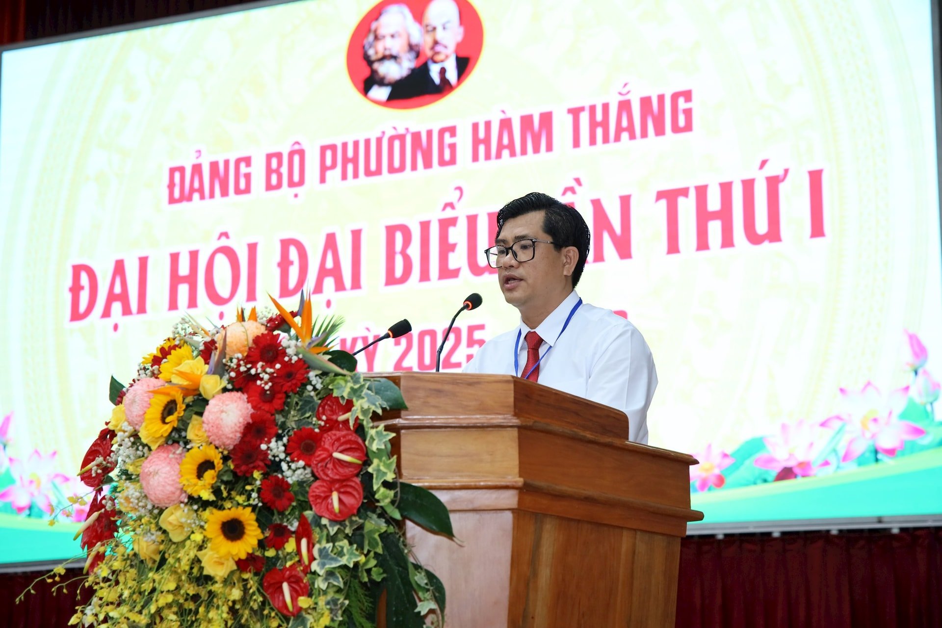 Đồng chí Đặng Thanh Phúc - Bí thư Đảng ủy phường Hàm Thắng phát biểu khai mạc Đại hội