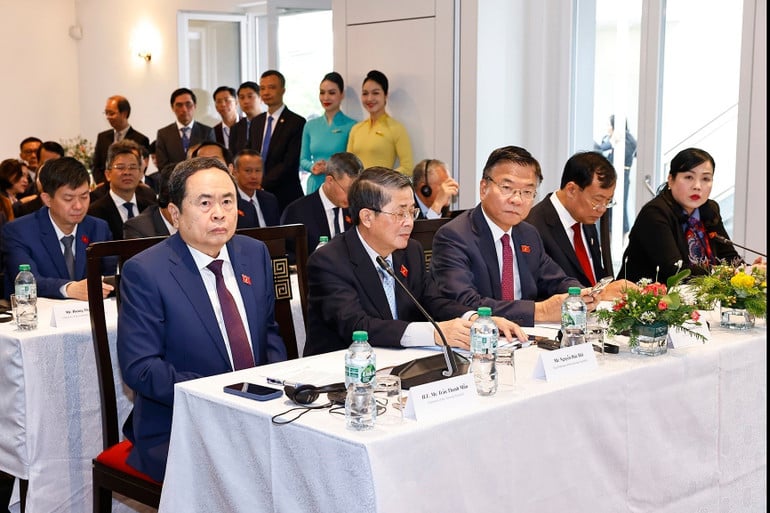 vna-potal-chu-tich-quoc-hoi-tran-thanh-man-du-khai-mac-toa-dam-xay-dung-va-van-hanh-trung-tam-tai-chinh-quoc-te-va-khuyen-nghi-cho-viet-nam-8176483.jpg