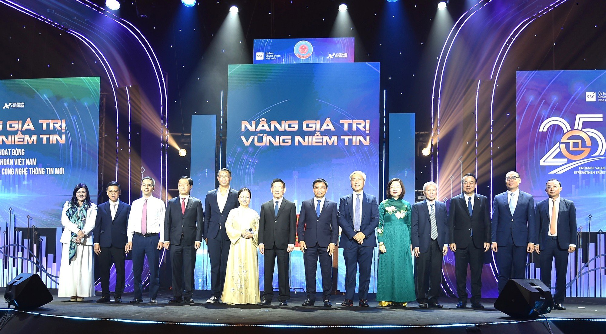 Những điểm nhấn của thị trường chứng khoán Việt Nam sau 25 năm - Ảnh 1.