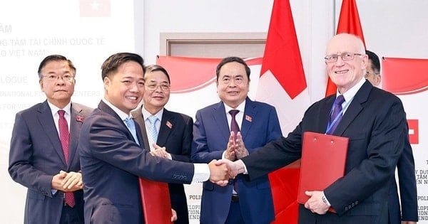 トラン・タン・マン国会議長、国際金融センターの建設と運営に関するセミナーに出席