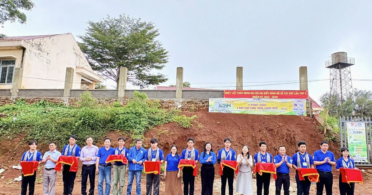 Hỗ trợ nguồn lực hơn 200 triệu đồng cho người dân xã Tuy Đức từ Chiến dịch Mùa hè xanh