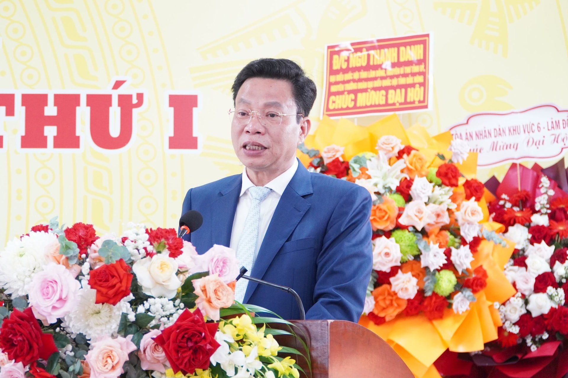 Speaking at the Congress, Comrade Luu Van Trung, Deputy Secretary of the Provincial Party Committee, requested that immediately after the Congress, the Ward Party Committee urgently develop an Action Program to implement the Resolution of the 1st Congress of Bac Gia Nghia Ward Party Committee.