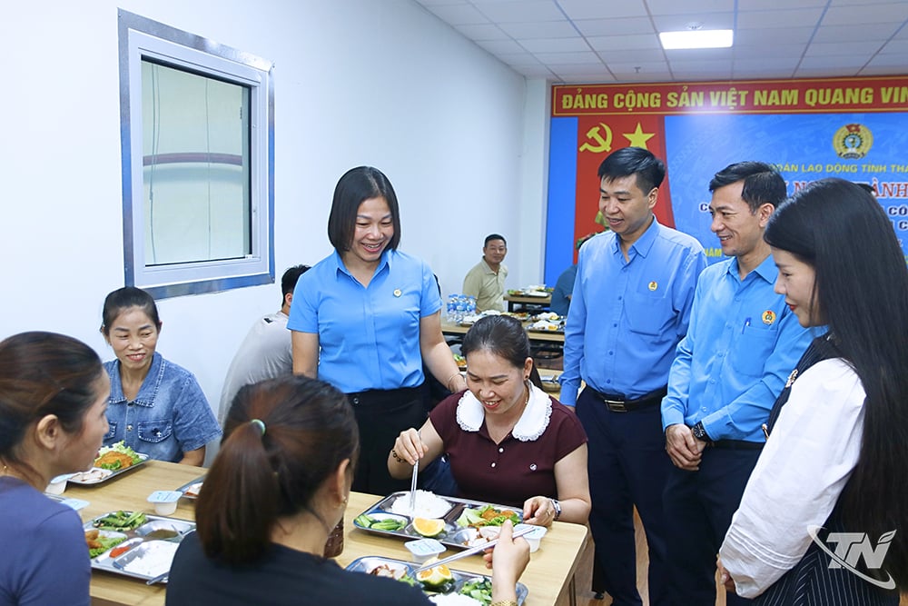 សហព័ន្ធ​ការងារ​ខេត្ត​គិតគូរ​ពី​ជីវភាព​កម្មករ​ក្នុង​សួន​ឧស្សាហកម្ម​ខេត្ត។