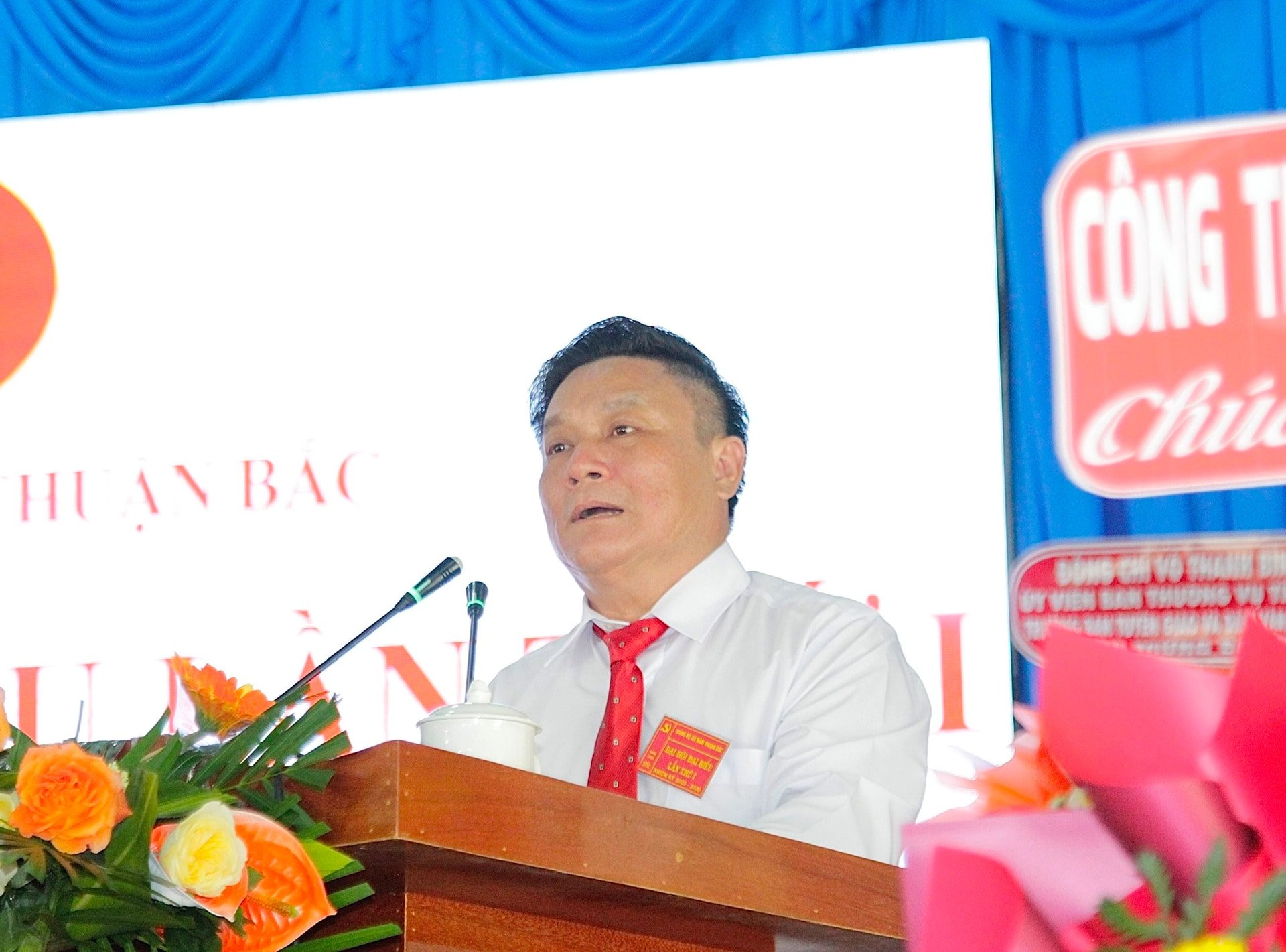Đồng chí Nguyễn Thành Tân - Bí thư Đảng uỷ xã Hàm Thuận Bắc phát biểu khai mạc Đại hội