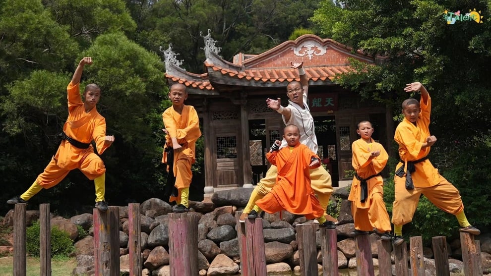 Trụ trì dính loạt bê bối nghiêm trọng, chùa Thiếu Lâm Tự vẫn đón khách - 2