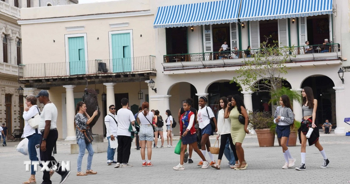 Cuba khó đạt mục tiêu đón 2,6 triệu du khách quốc tế trong năm 2025