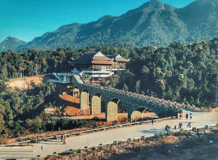 Phát triển du lịch miền Di sản Yên Tử