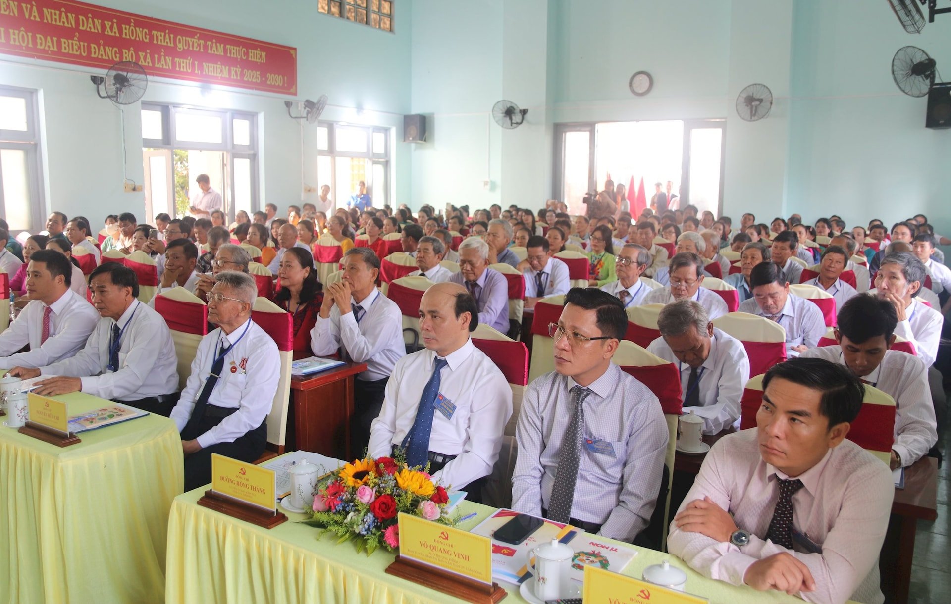 Đại biểu tham dự Đại hội Đảng bộ xã Hồng Thái