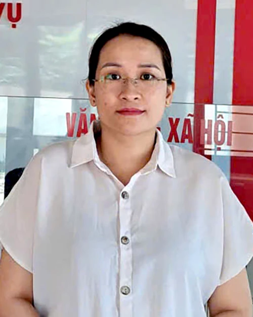 Chị Ma Thị Thảo, cán bộ Trung tâm Phục vụ hành chính công xã Bạch Xa