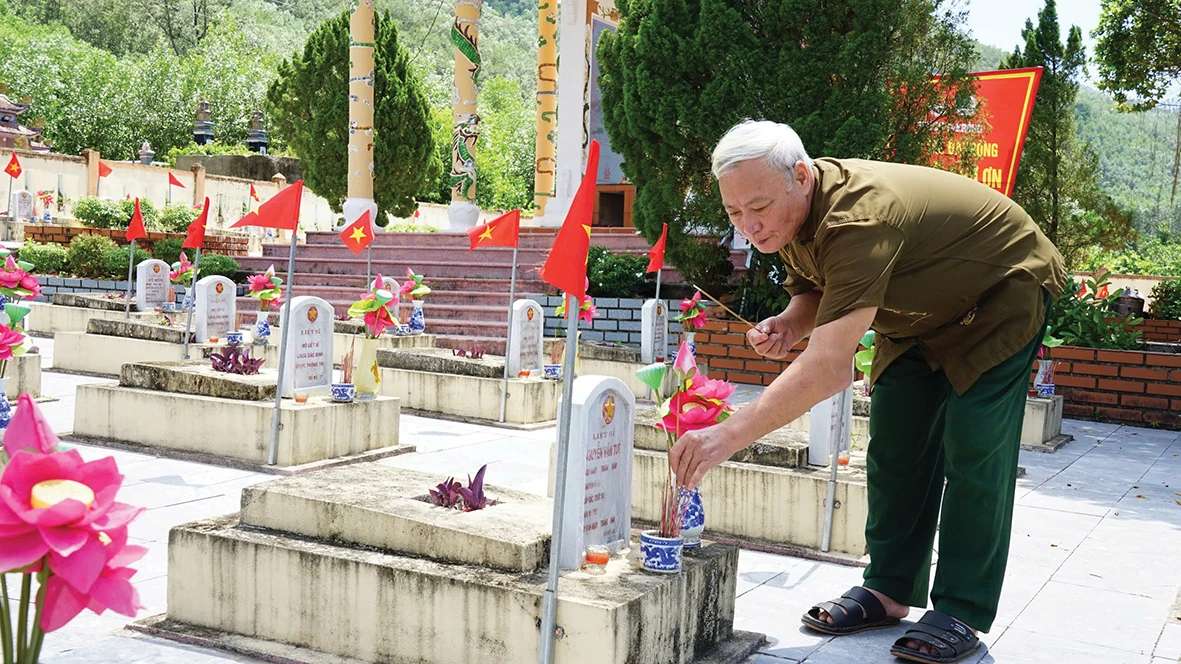 Manteniendo viva la llama de la gratitud en la zona de guerra de Ba Long