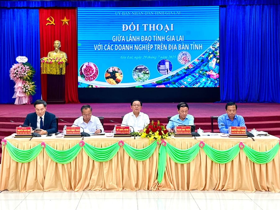 cac-dong-chi-lanh-dao-chu-tri-chuong-trinh-doi-thoai-anh-ha-duy.jpg