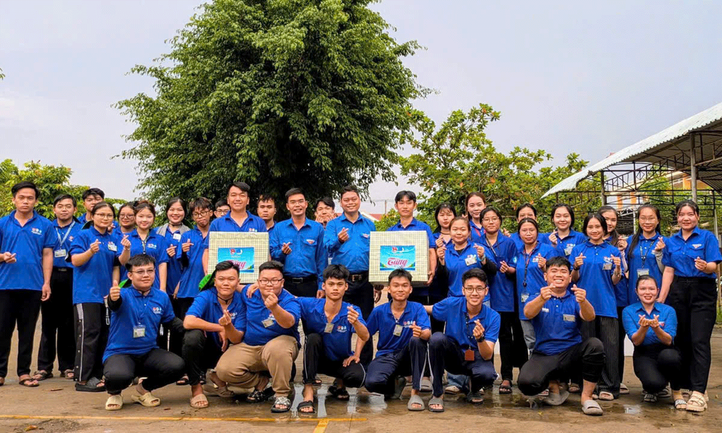PBT-tỉnh-đoàn-thăm-các-bạn-sinh-viên-tình-nguyện