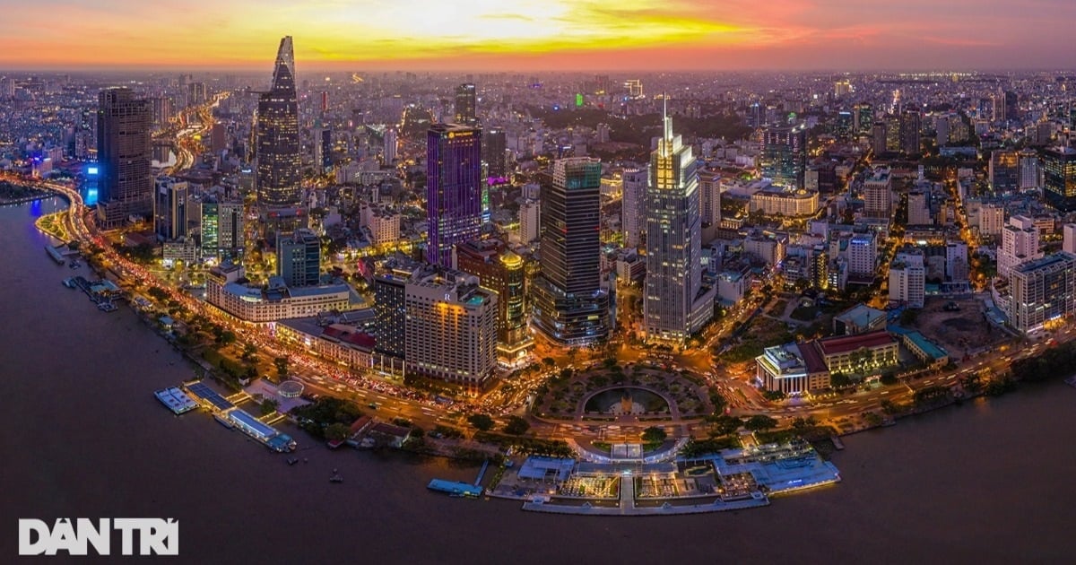 Chính phủ đang họp với loạt "ông lớn" bất động sản, chứng khoán